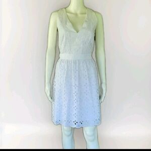 Elegant White Sleeveless Dress